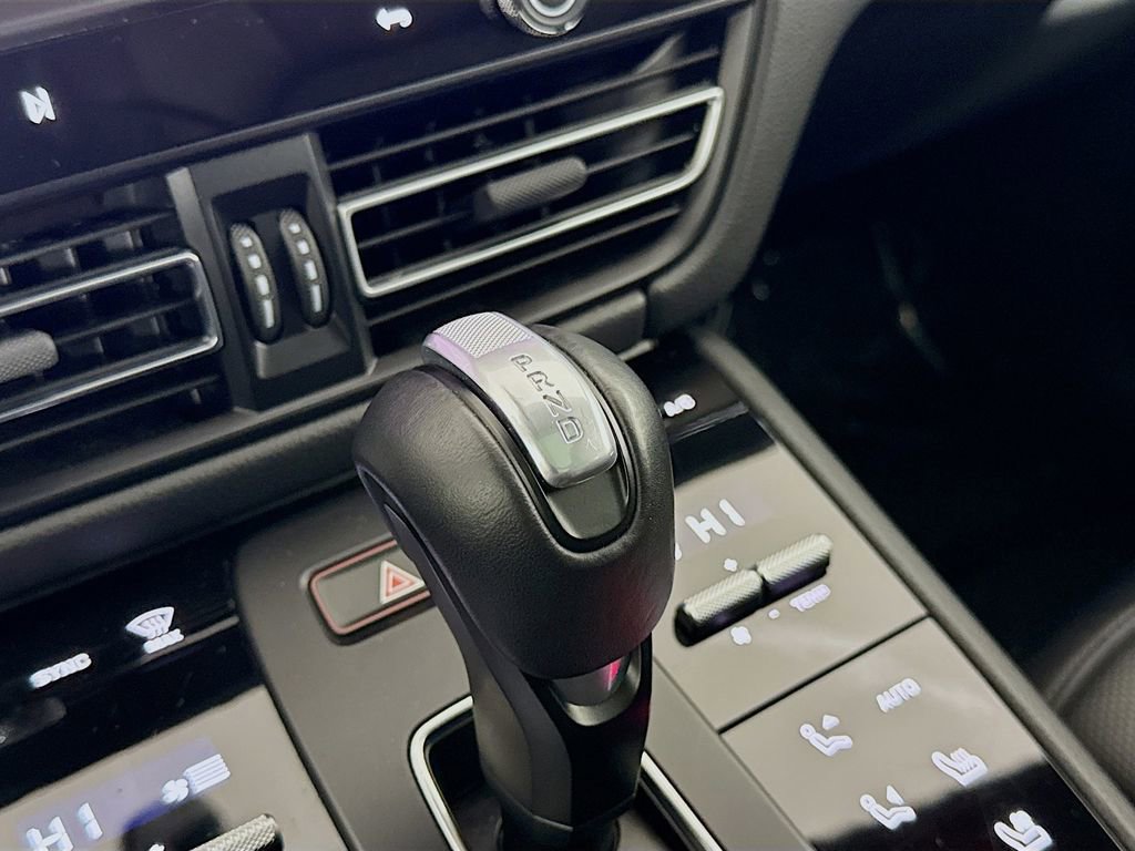 Used 2024 Porsche Macan image 21