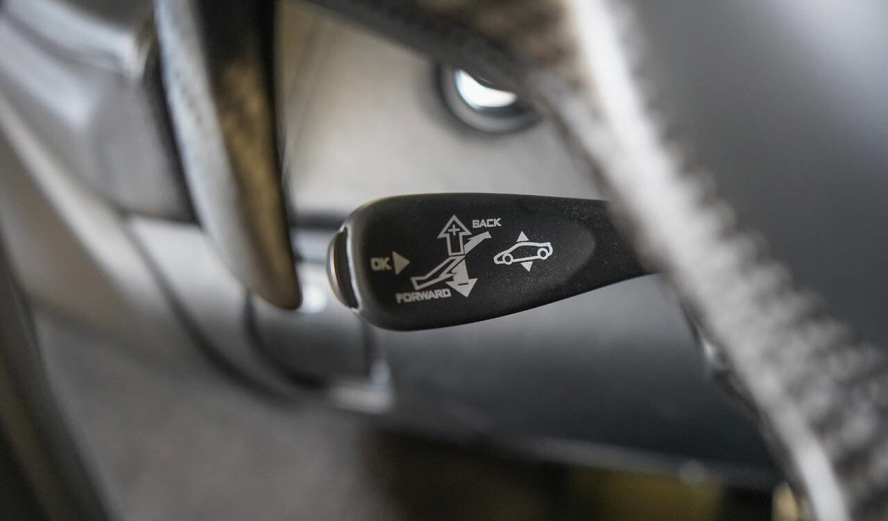 Used 2020 McLaren 570S Spider image 68