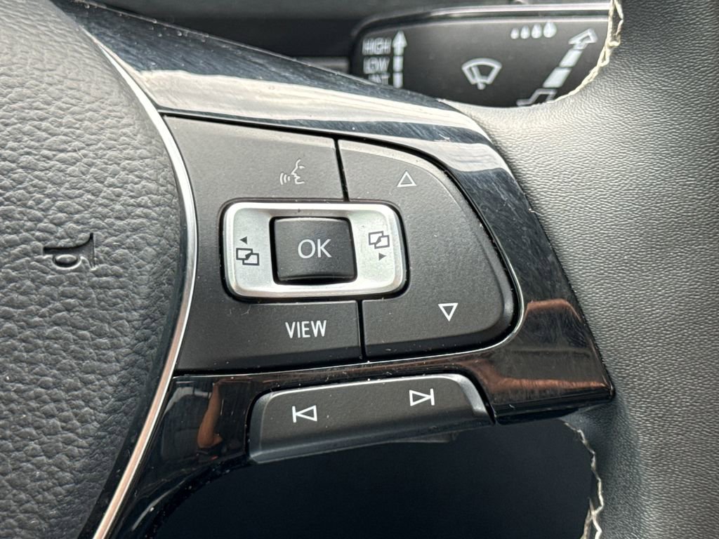 Used 2021 Volkswagen Tiguan SE FWD image 28