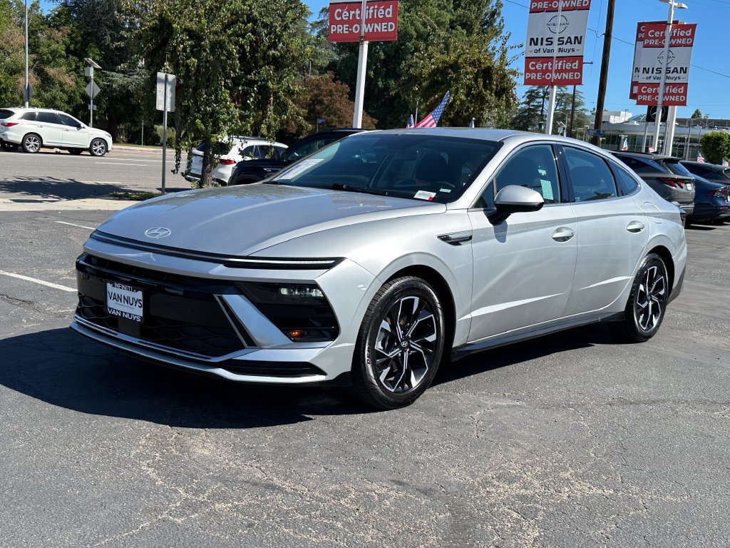 Used 2025 Hyundai Sonata SEL FWD image 2