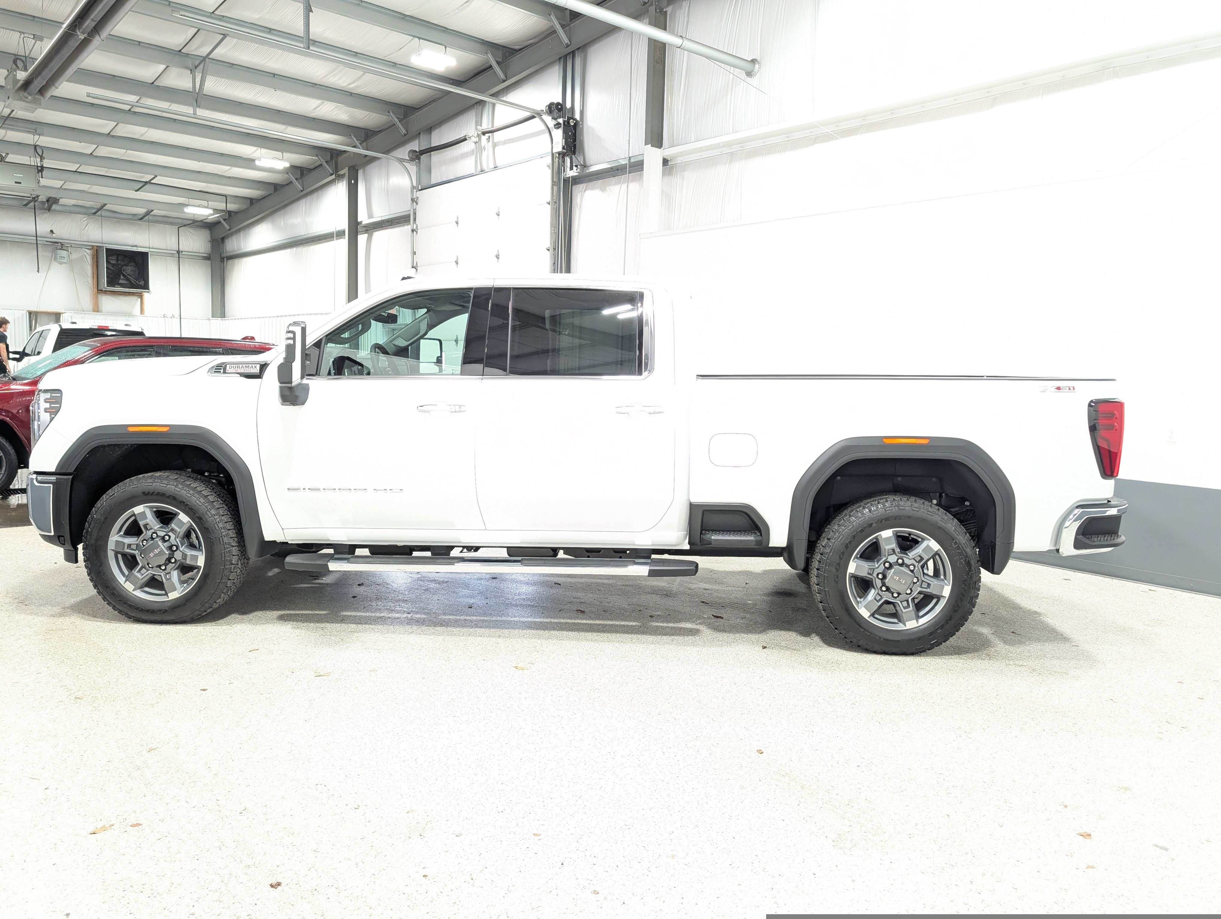 Used 2025 GMC Sierra 3500 SLT w/ SLT Premium Package AWD/4WD image 6