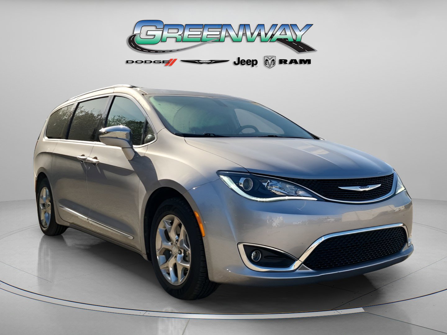 Used 2019 Chrysler Pacifica Limited image 1