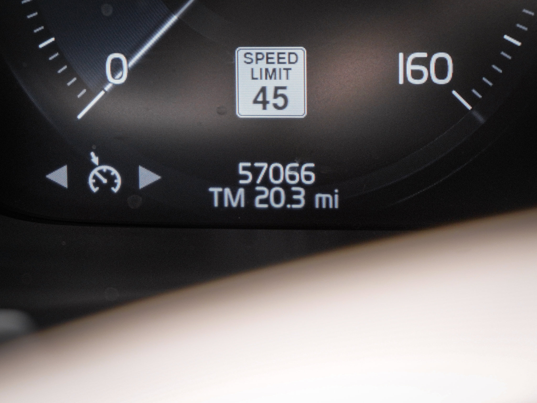 Used 2021 Volvo S60 T5 Momentum w/ Premium Package FWD image 22