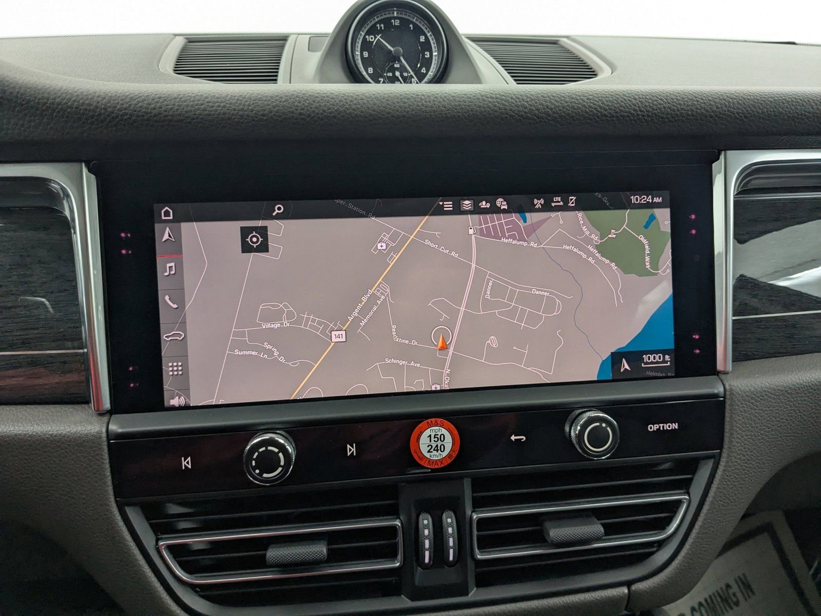 Certified 2026 Porsche Macan Turbo AWD/4WD image 18
