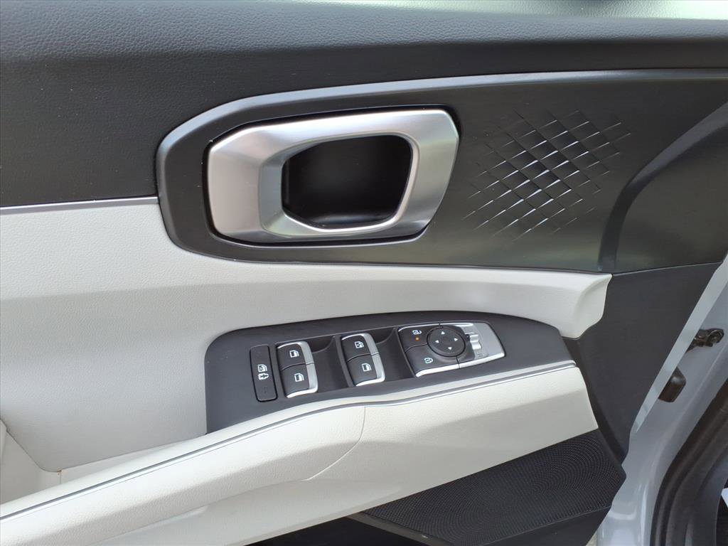 Used 2024 Kia Sorento S w/ Panoramic Sunroof Package image 13