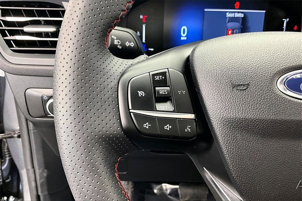 Used 2025 Ford Escape ST-Line image 18