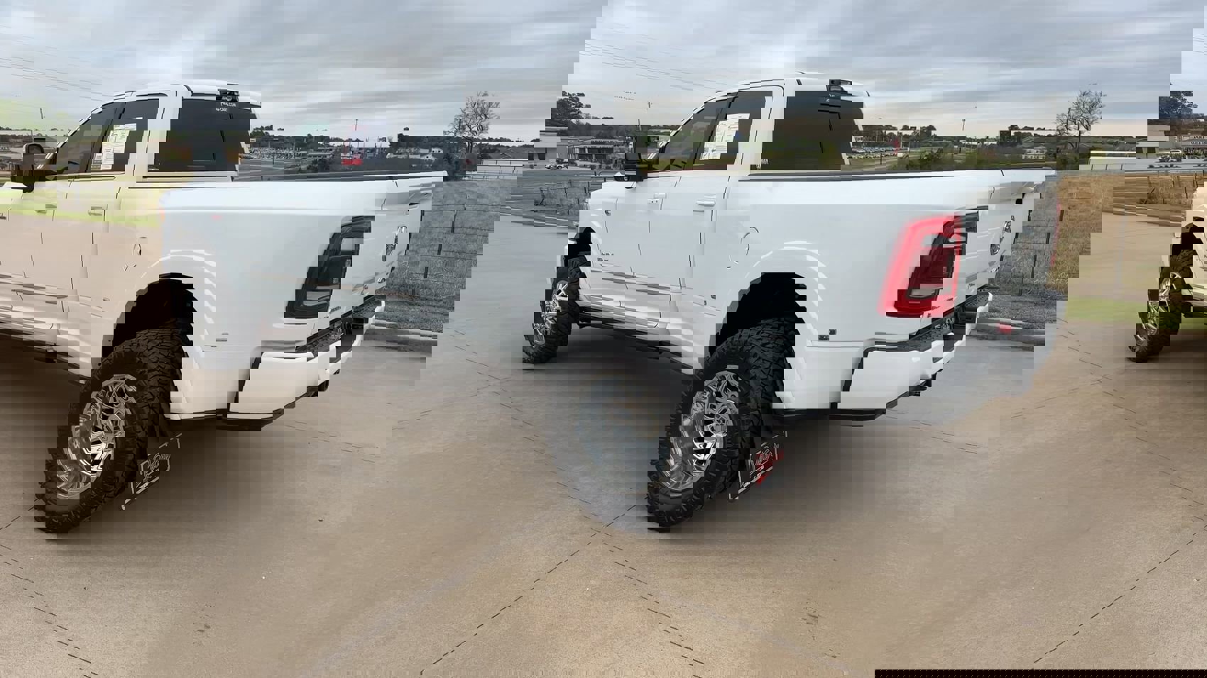 Used 2024 RAM 3500 Limited image 5