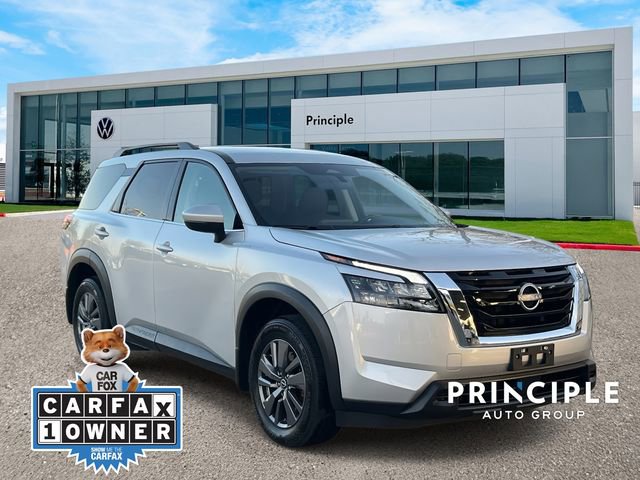 Used 2024 Nissan Pathfinder SV image 3