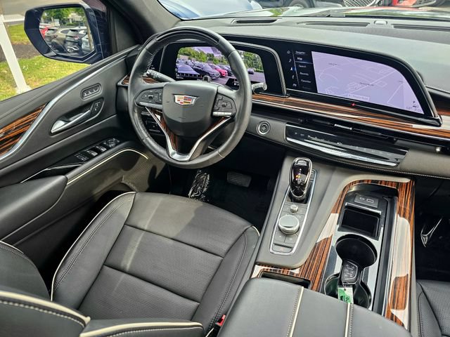 Used 2023 Cadillac Escalade ESV Premium Luxury w/ Performance Package AWD/4WD image 26