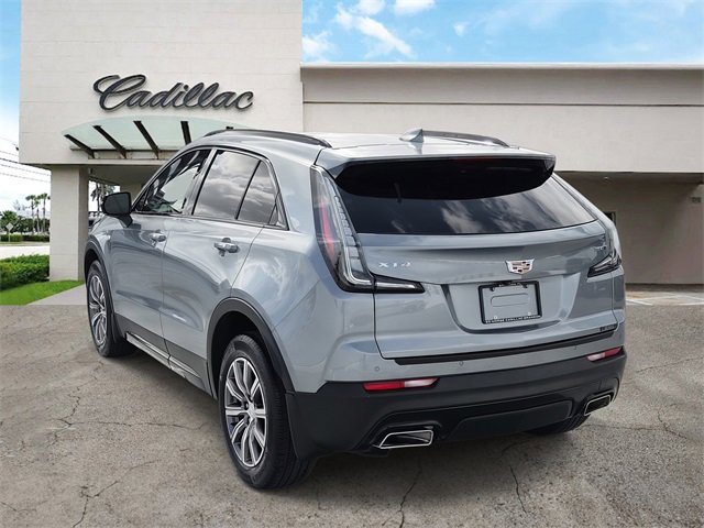 Used 2023 Cadillac XT4 Sport image 3