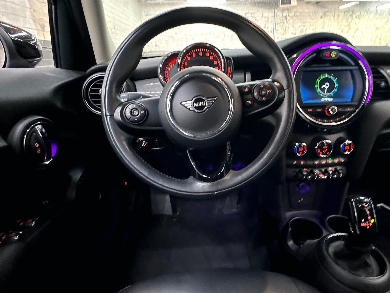 Used 2020 MINI Cooper 4-Door Hardtop FWD image 8