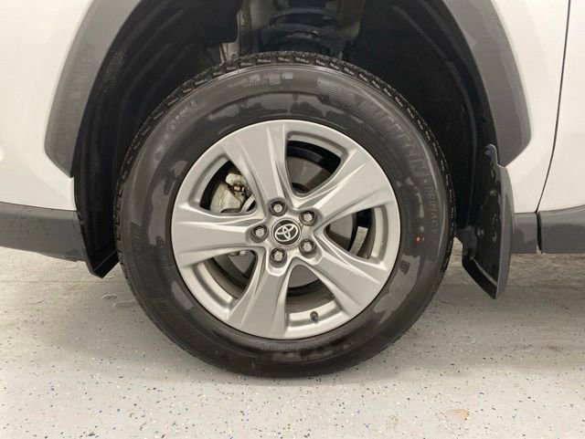 Used 2025 Toyota RAV4 XLE w/ Convenience Package AWD/4WD image 9