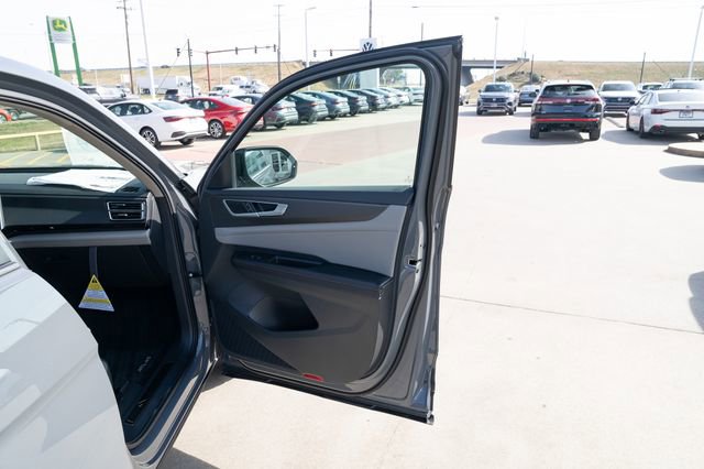 New 2026 Volkswagen Atlas Peak Edition image 15