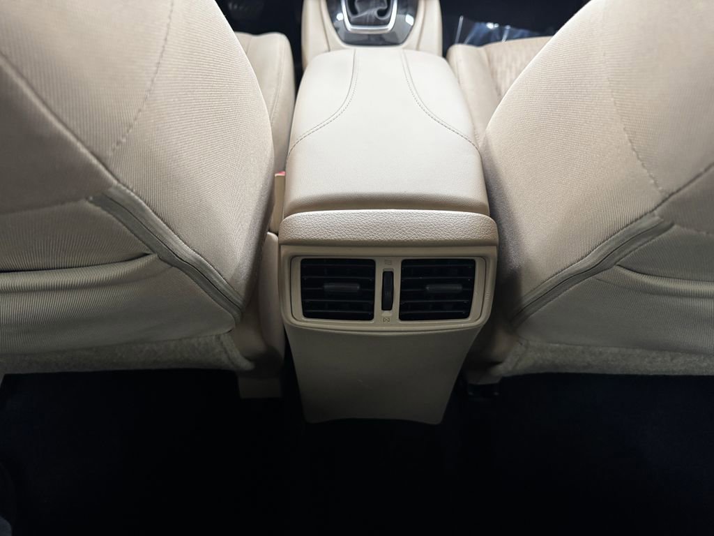 Used 2017 Nissan Rogue SV image 31