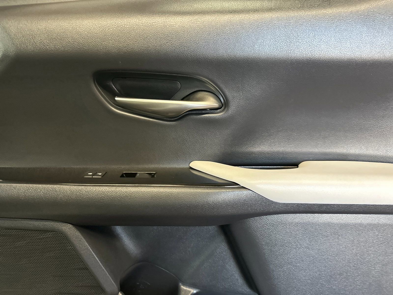 Used 2023 Lexus UX 250h F Sport w/ Accessory Package (Z2) image 20