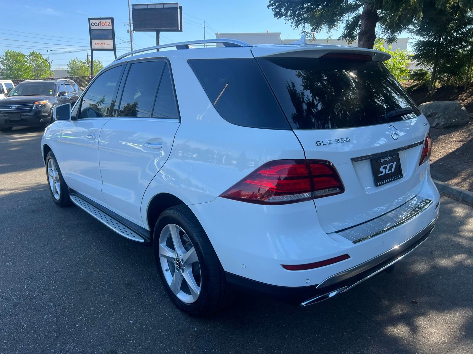 Used 2018 Mercedes-Benz GLE 350 4MATIC w/ Premium 1 Package image 3