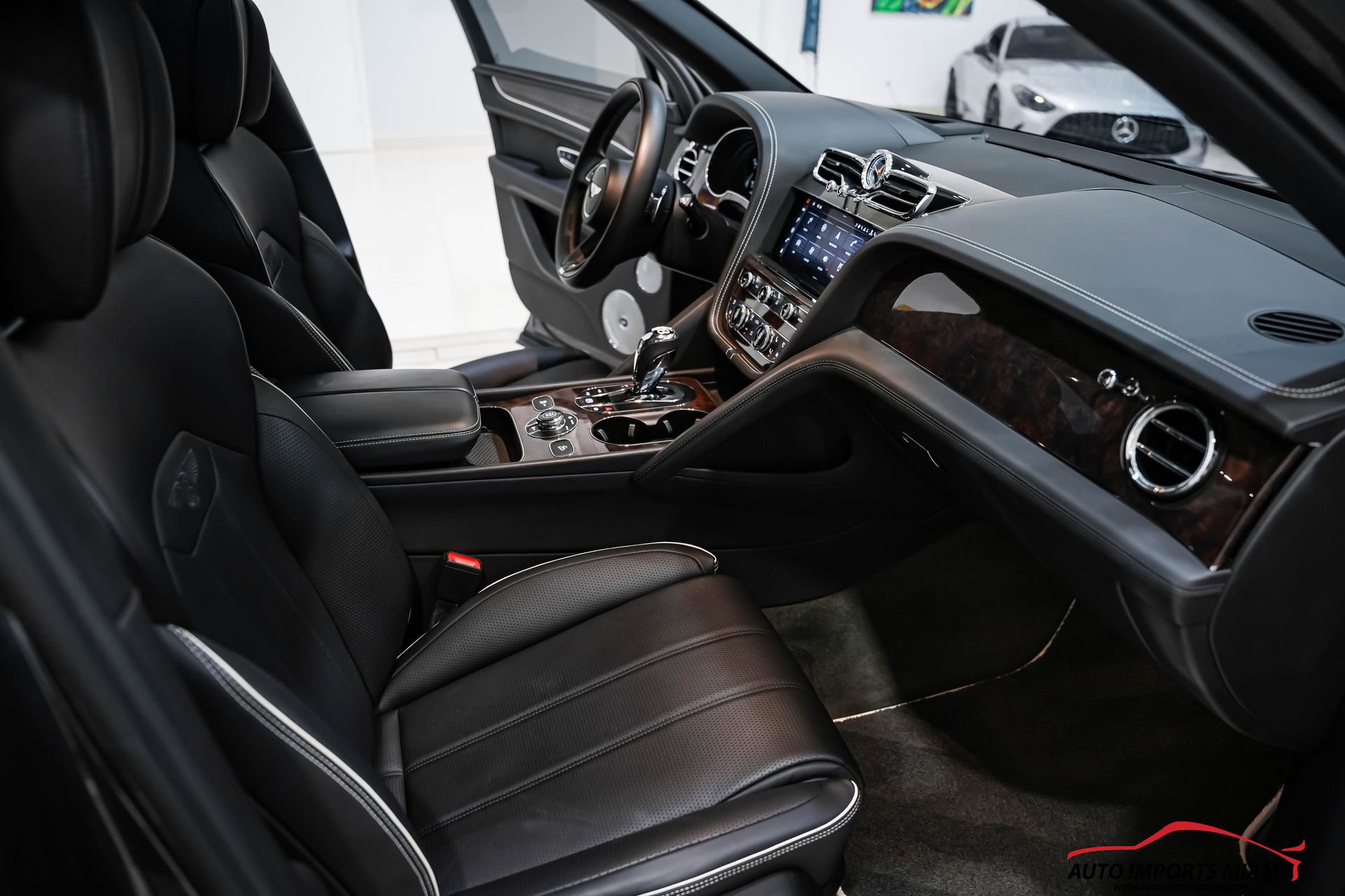 Used 2021 Bentley Bentayga AWD/4WD image 11