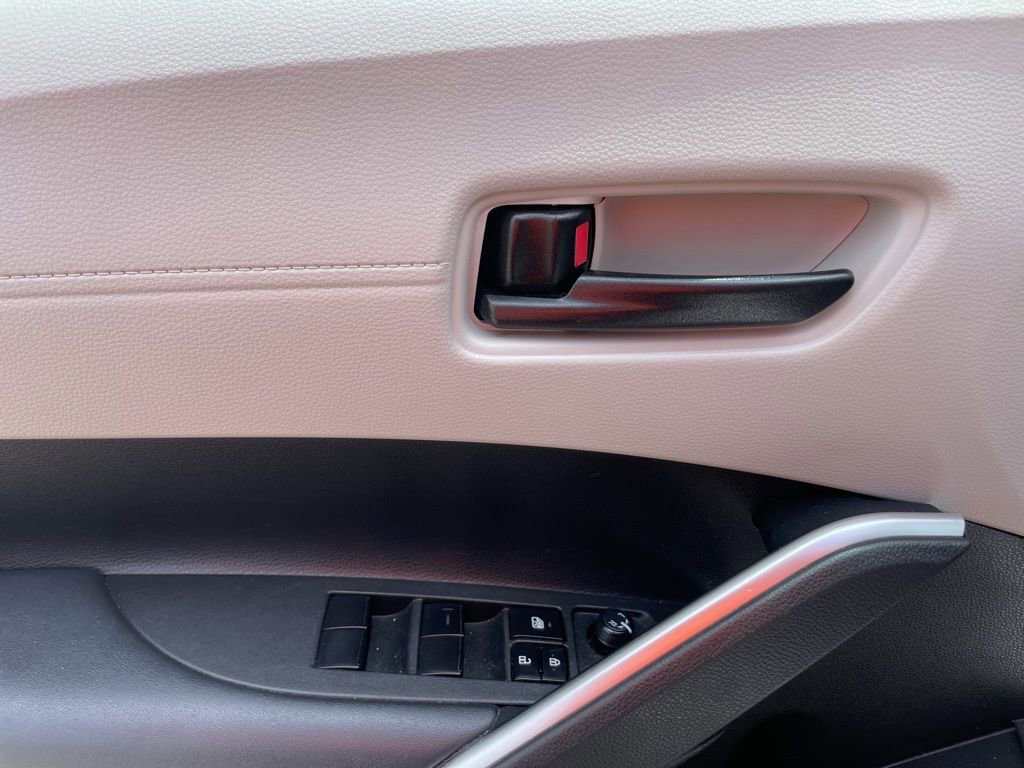 Used 2022 Toyota Corolla Cross LE image 21