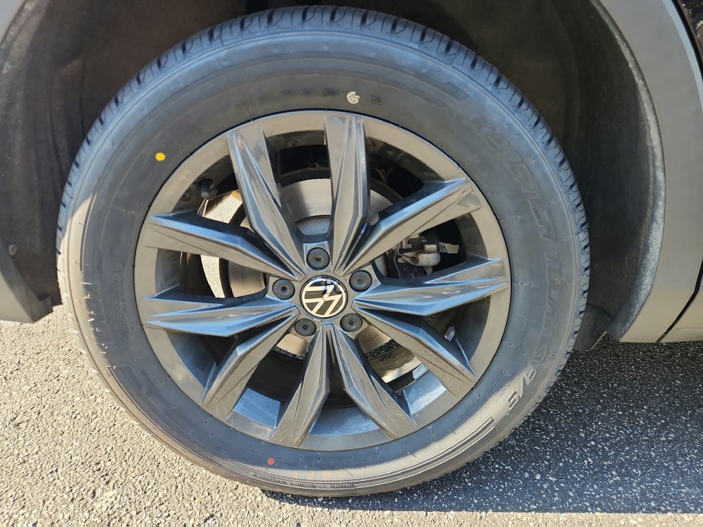 Certified 2024 Volkswagen Tiguan SE AWD/4WD image 31