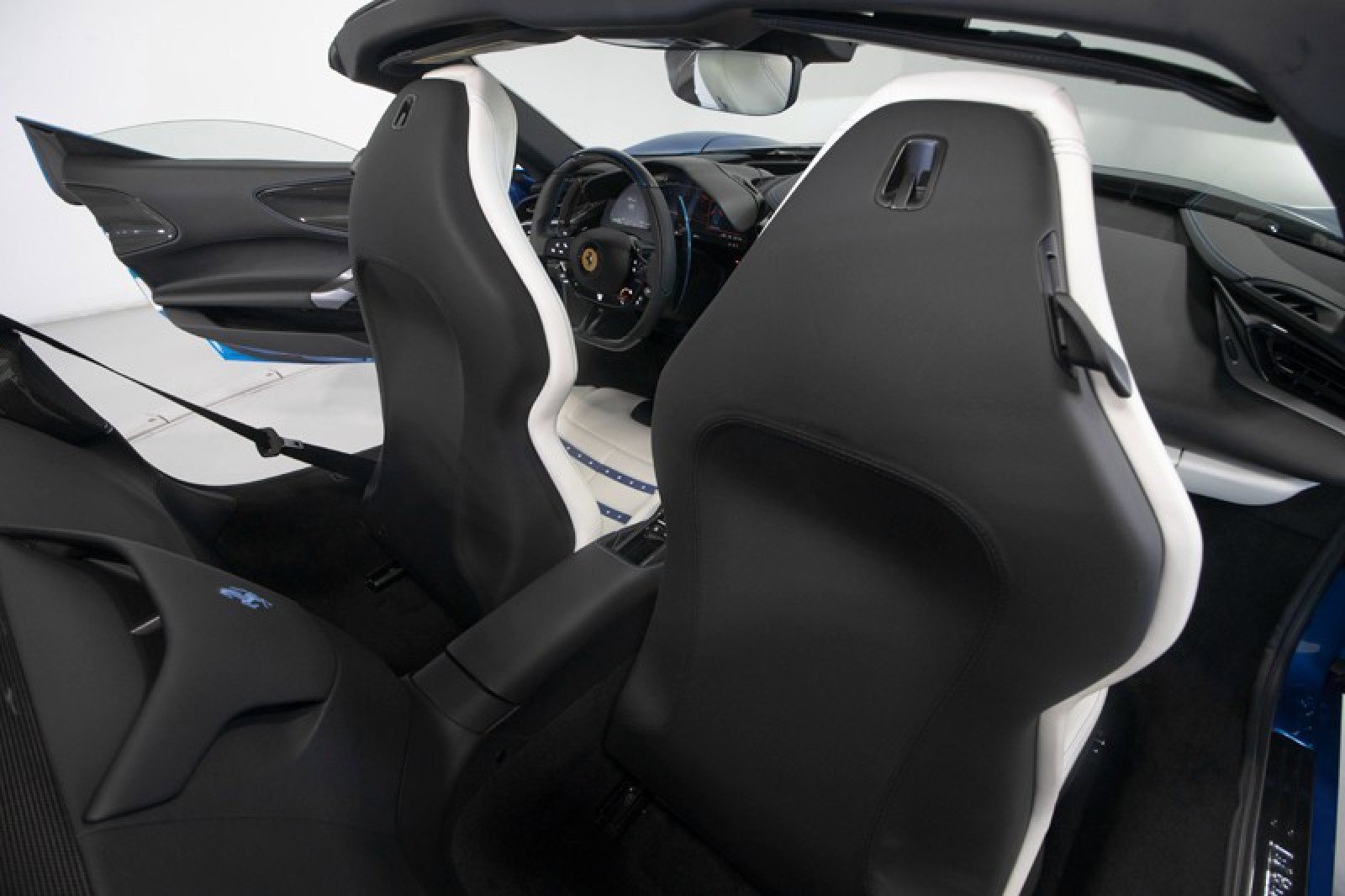 Used 2024 Ferrari SF90 Spider image 74