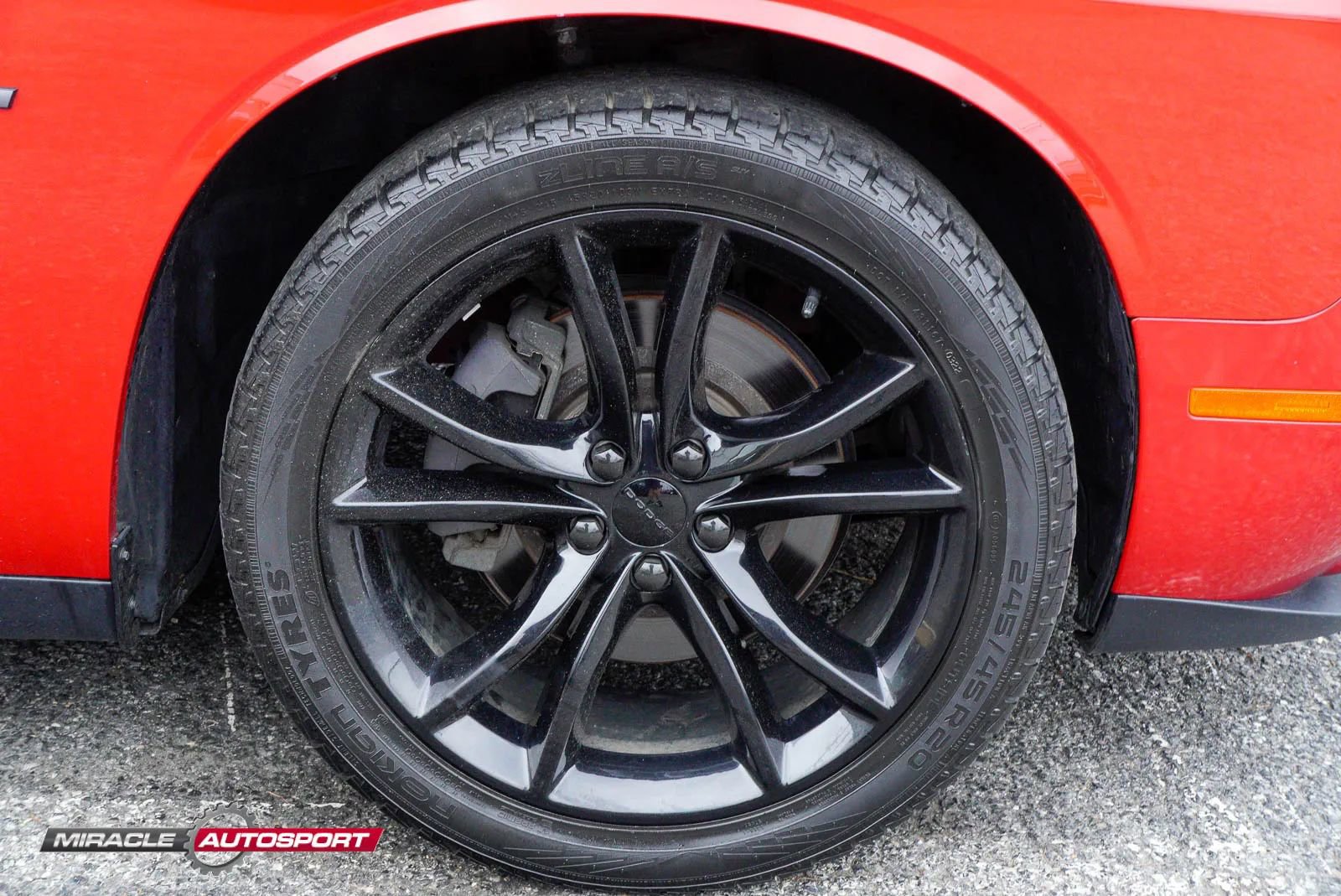 Used 2016 Dodge Challenger R/T w/ Blacktop Package image 10