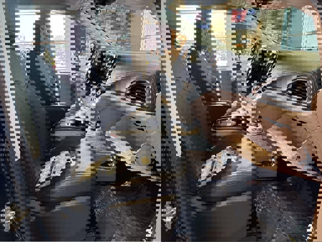 Used 2024 Chrysler Pacifica Touring-L image 28