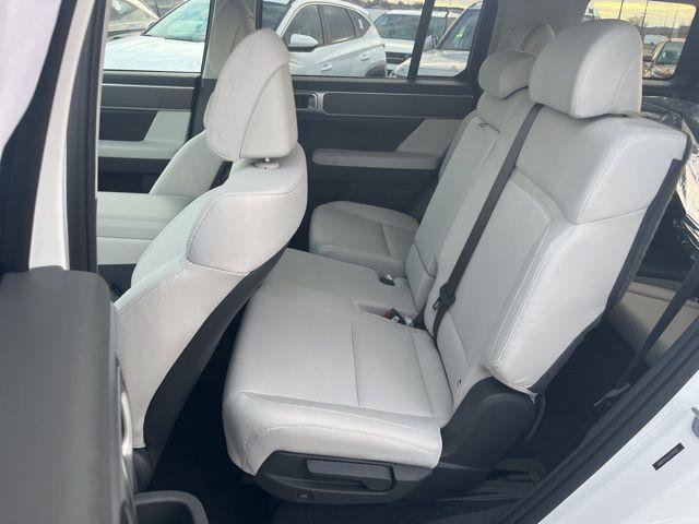 New 2026 Hyundai Santa Fe SE image 16