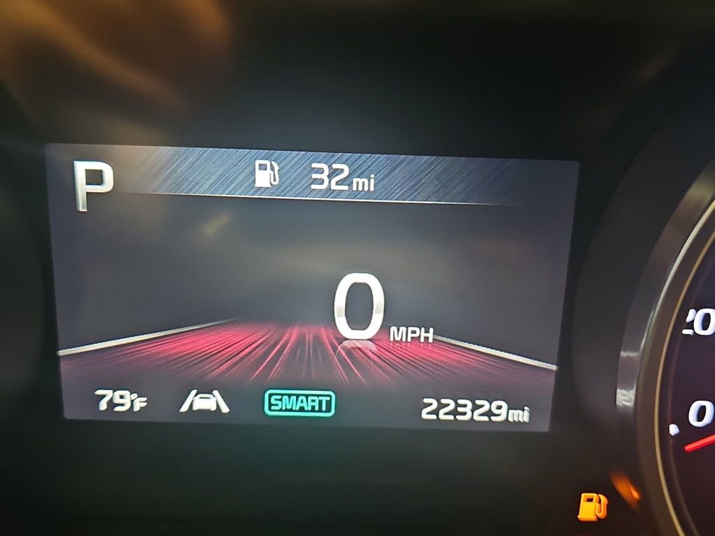 Used 2024 Kia Carnival EX image 20