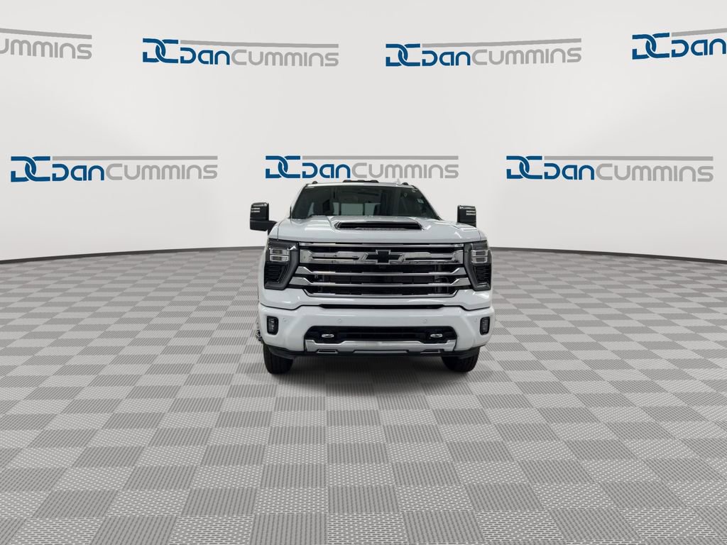 Used 2024 Chevrolet Silverado 3500 High Country w/ High Country Premium Package AWD/4WD image 3