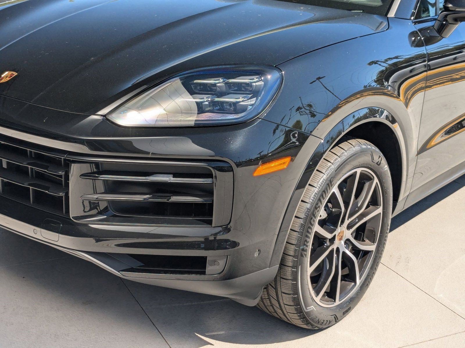 Certified 2025 Porsche Cayenne image 12