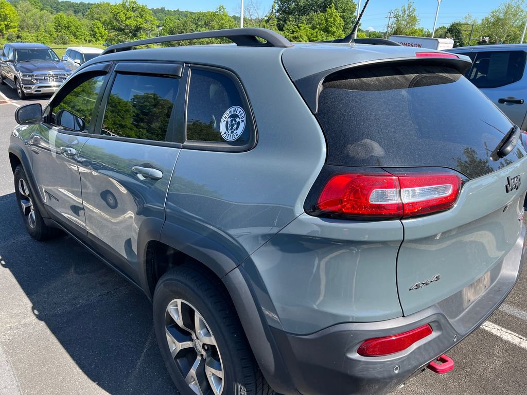 Used 2015 Jeep Cherokee Trailhawk w/ Comfort/Convenience Group AWD/4WD image 4