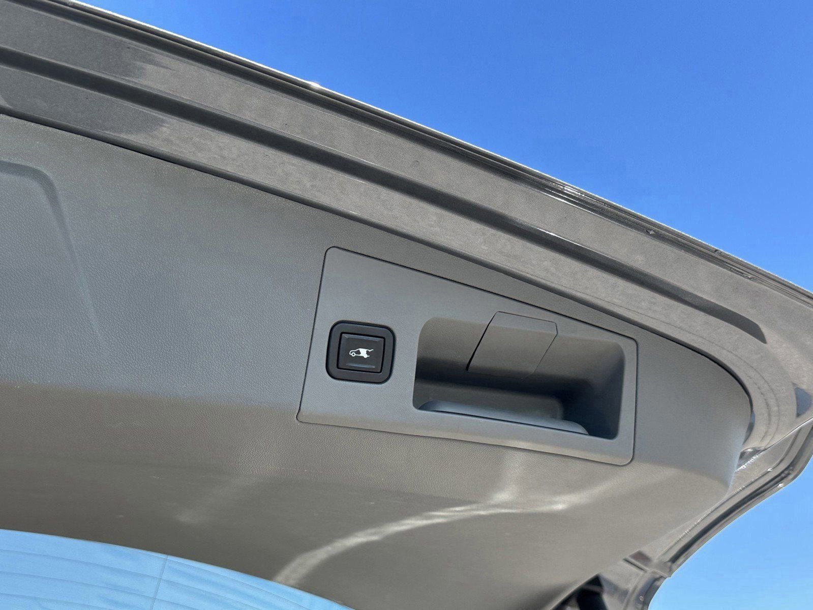 Used 2021 Cadillac XT5 Premium Luxury image 13