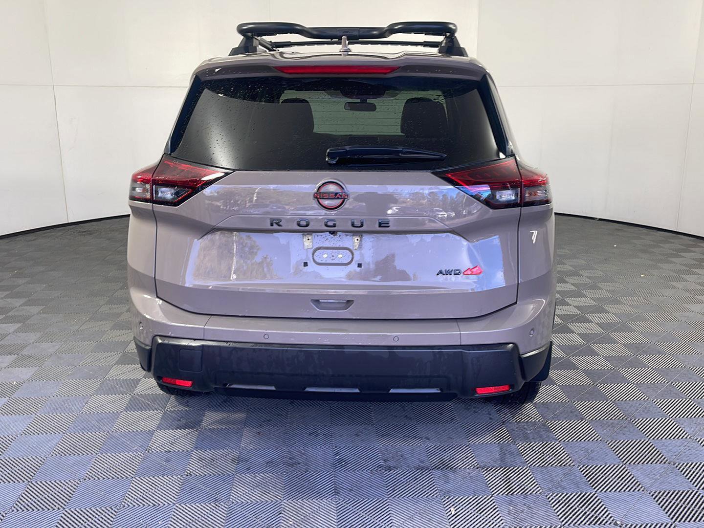 Used 2025 Nissan Rogue SV image 8