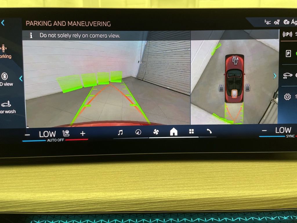 Used 2026 BMW 430i Convertible w/ M Sport Package image 13