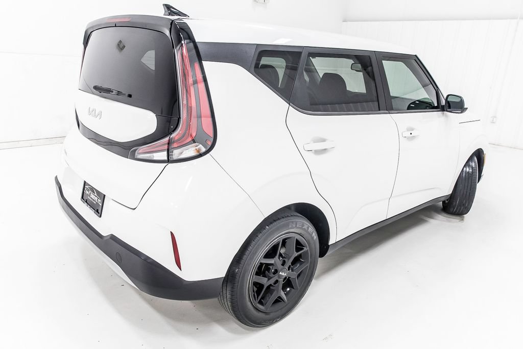 Used 2023 Kia Soul S FWD image 7