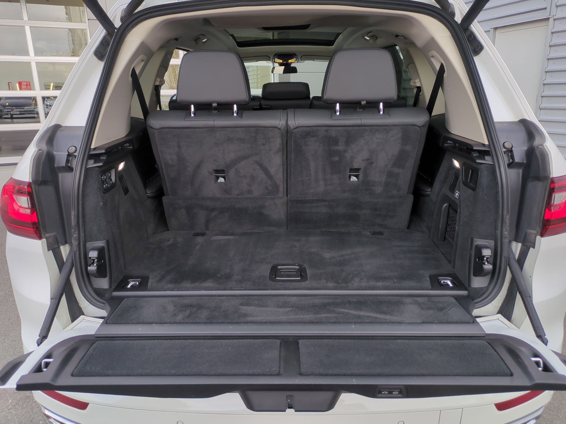 Used 2020 BMW X7 xDrive40i w/ Premium Package image 28