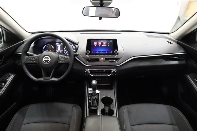 Used 2025 Nissan Altima 2.5 S image 14