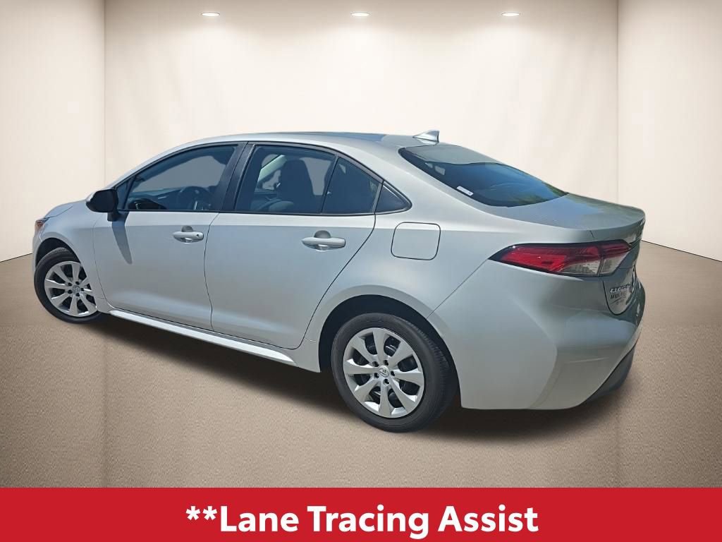 Used 2025 Toyota Corolla LE image 11