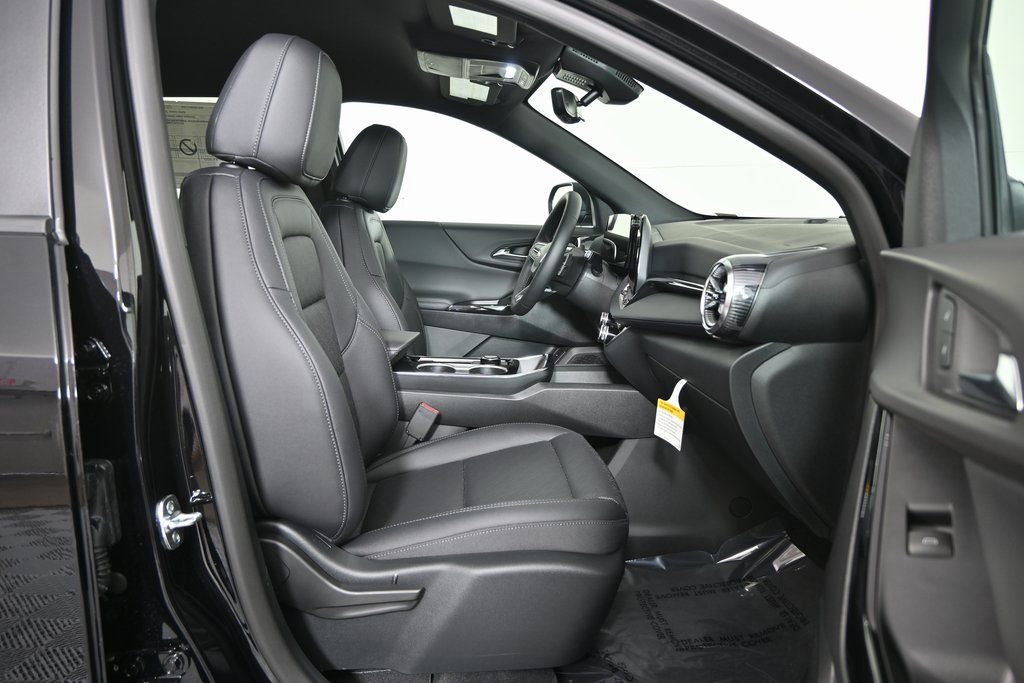 New 2026 Chevrolet Equinox LT w/ Convenience Package II image 13