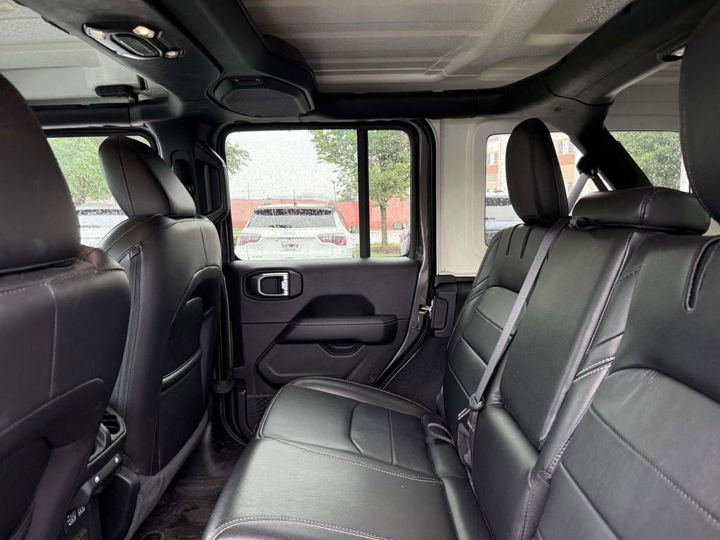 Used 2023 Jeep Wrangler Unlimited Sahara w/ Cold Weather Group AWD/4WD image 16