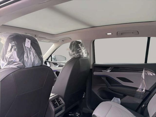 New 2026 Volkswagen Tiguan SE image 5