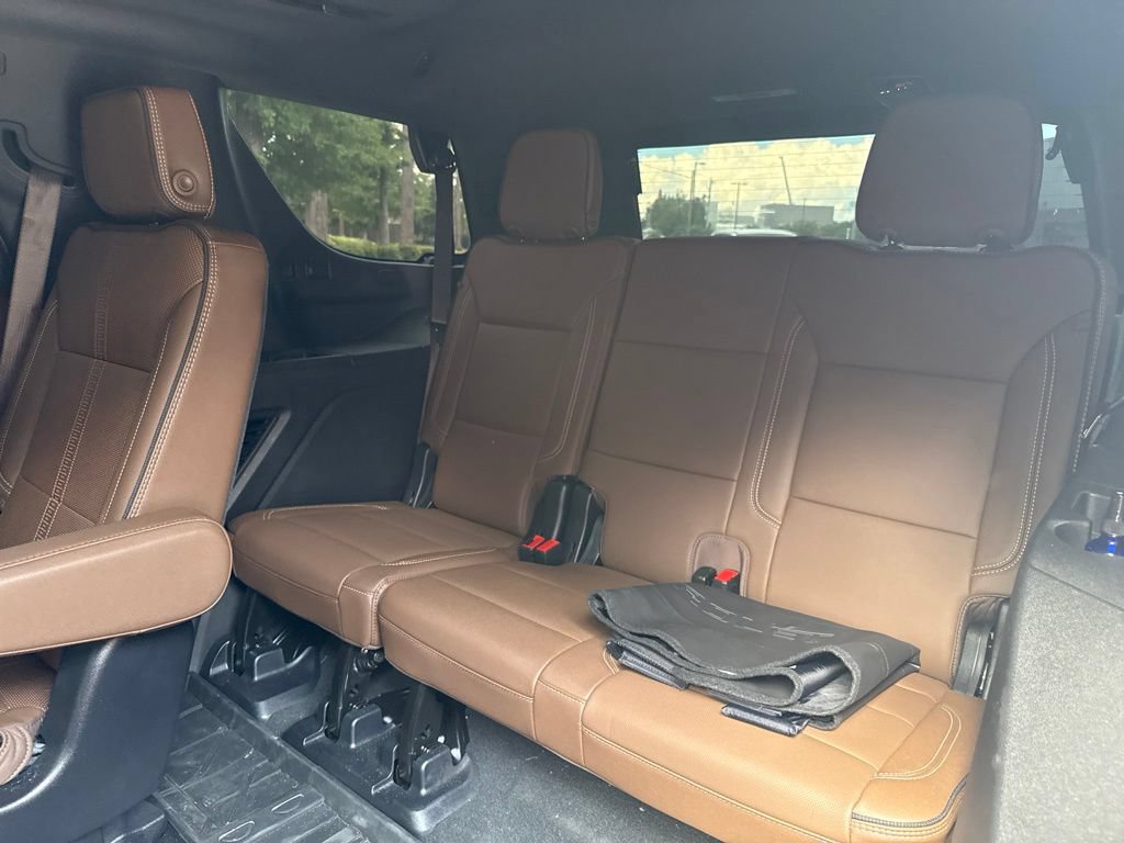 Used 2025 Chevrolet Tahoe High Country AWD/4WD image 22