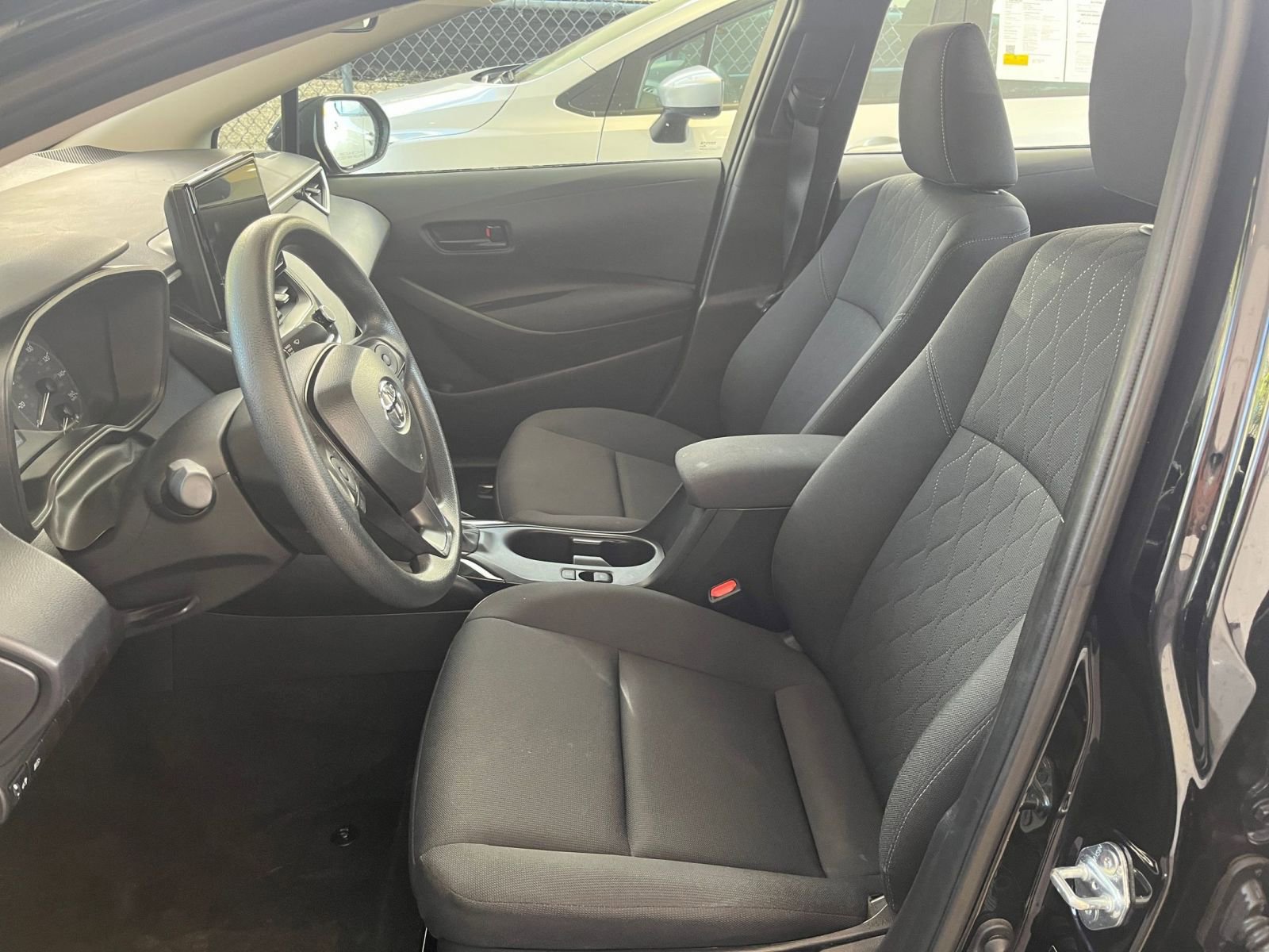 Used 2025 Toyota Corolla LE FWD image 24