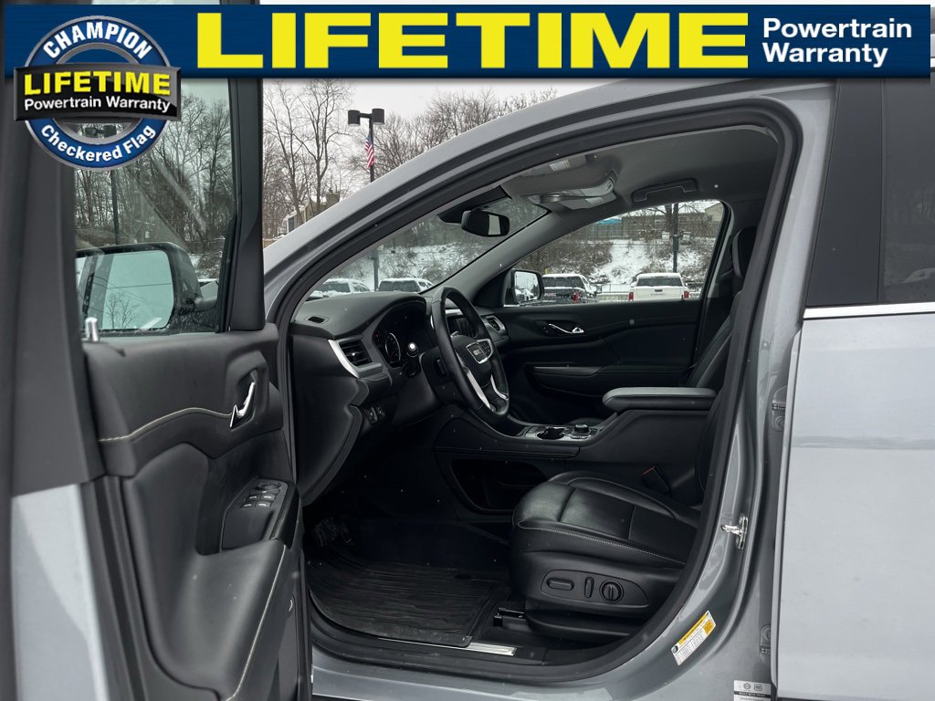 Certified 2023 GMC Acadia SLT w/ Trailering Package image 19