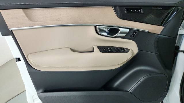 New 2026 Volvo XC90 B6 Plus w/ Protection Package AWD/4WD image 9