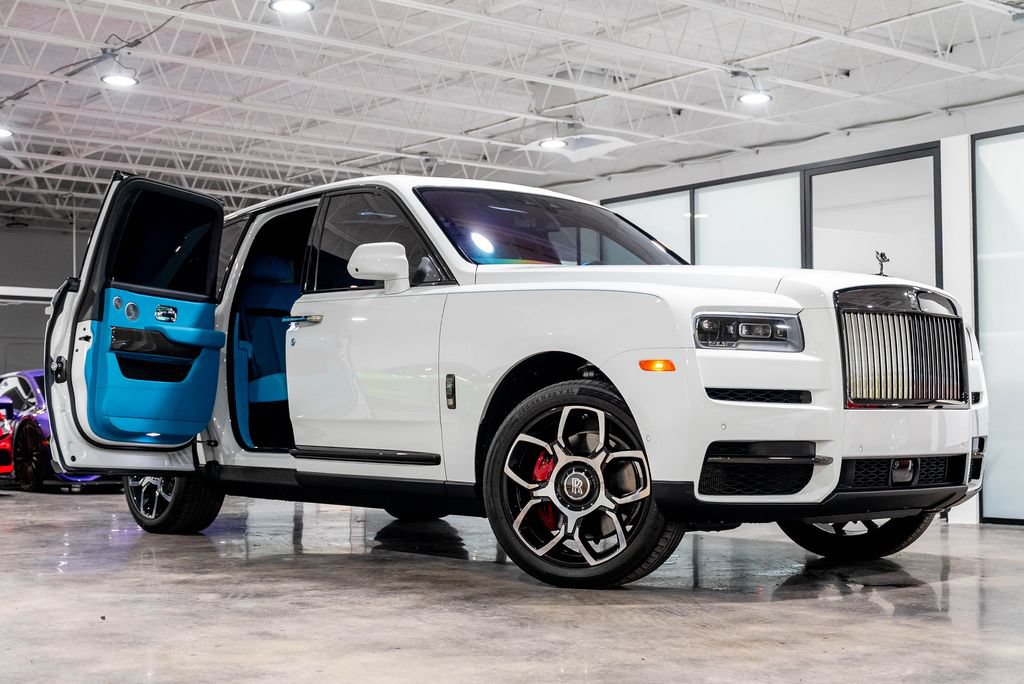 Used 2022 Rolls-Royce Cullinan Black Badge AWD/4WD image 9