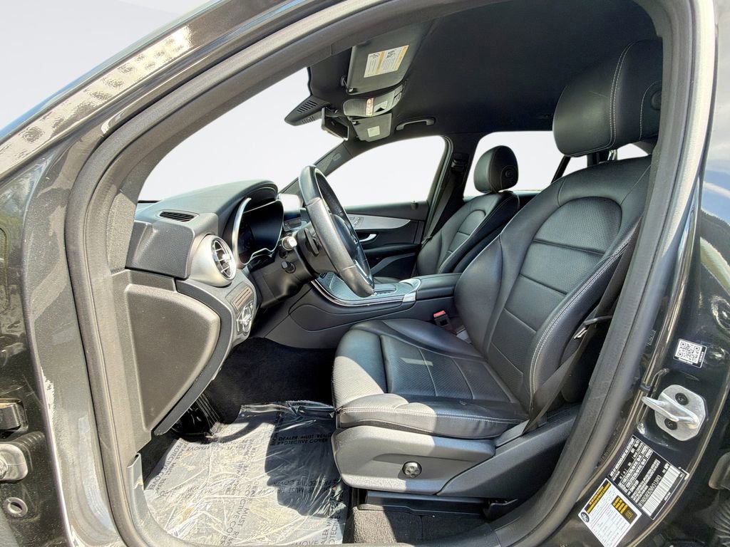 Used 2021 Mercedes-Benz GLC 300 4MATIC image 13