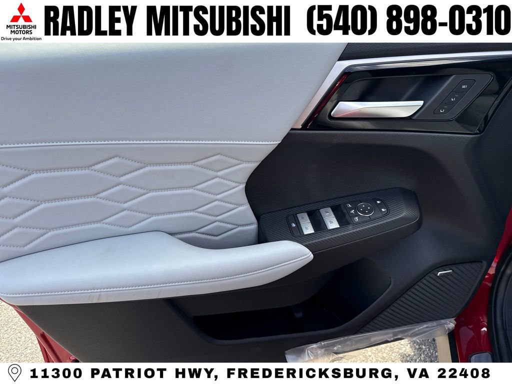 New 2026 Mitsubishi Outlander SEL image 5