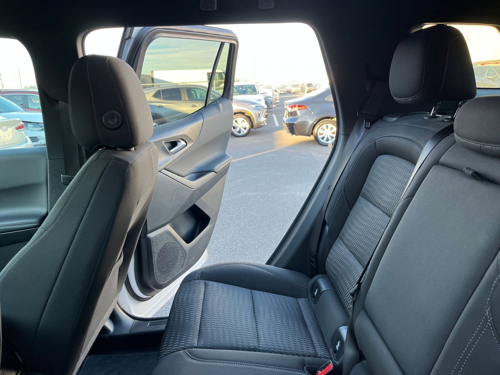 Used 2025 Chevrolet Equinox LT image 38