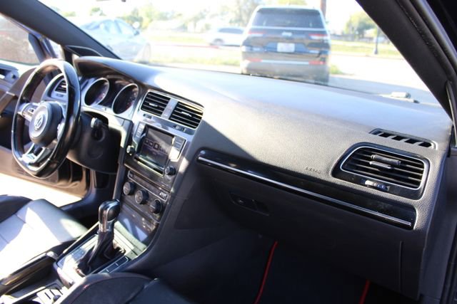 Used 2015 Volkswagen GTI S FWD image 40